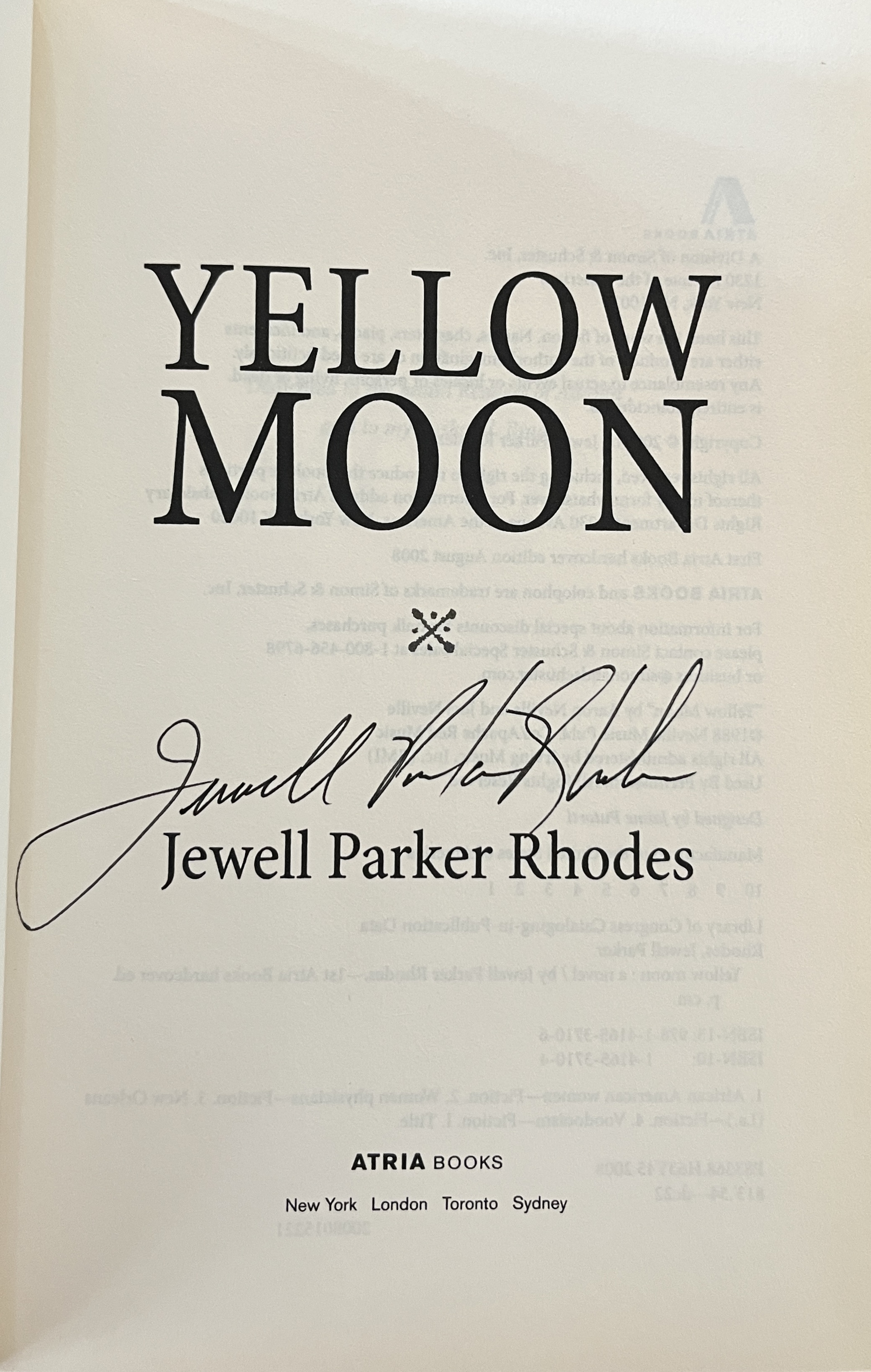 Yellow Moon: A Marie Laveau Mystery